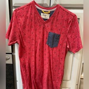 Men’s medium salmon v neck shirt